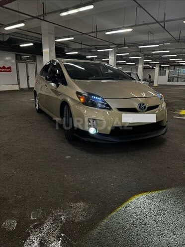 Toyota Prius-2