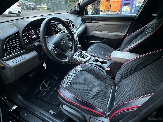 Hyundai Elantra-7
