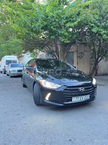 Hyundai Elantra-1