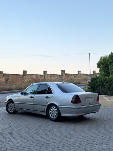 Mercedes C 230-4