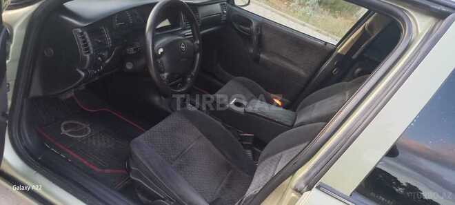 Opel Vectra-13