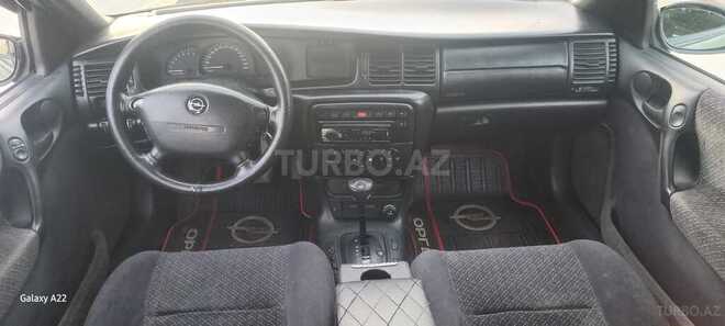 Opel Vectra-12