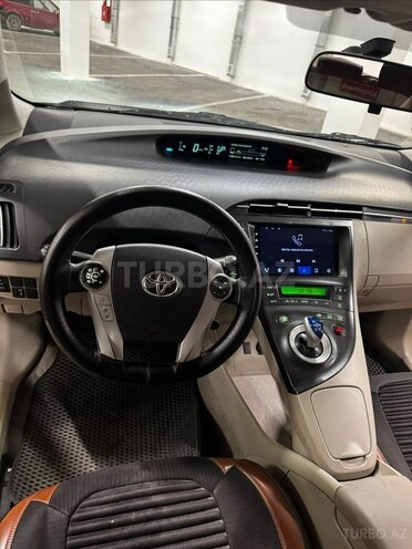 Toyota Prius-9