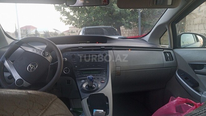 Toyota Prius-7