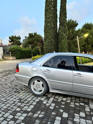 Mercedes C 240-3