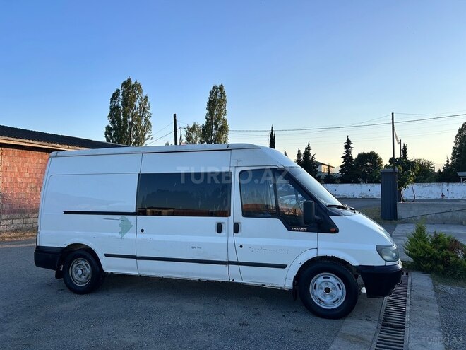 Ford Transit-3