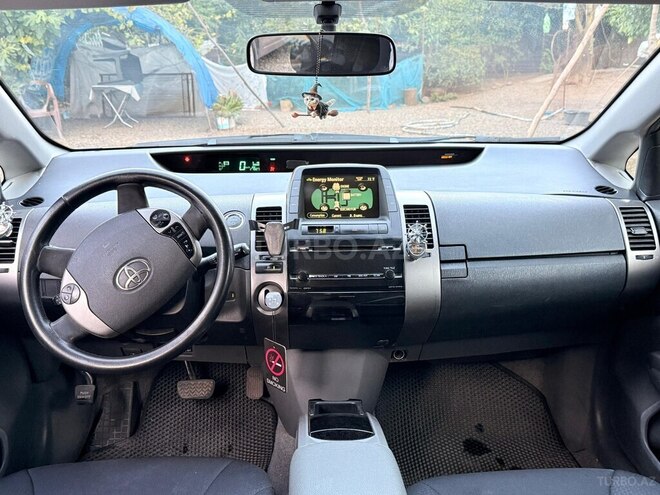 Toyota Prius-3