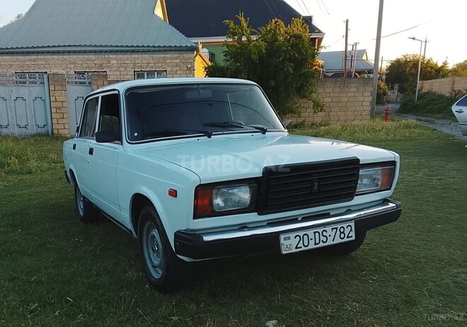 LADA (VAZ) 2107-2
