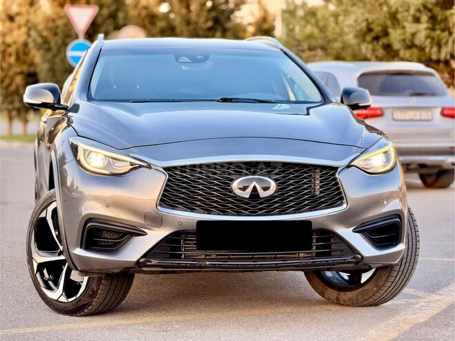 Infiniti QX30-2