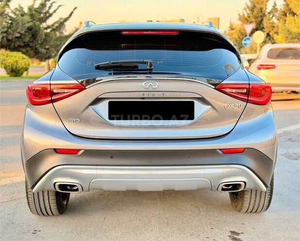 Infiniti QX30-7