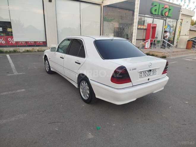 Mercedes C 200-11