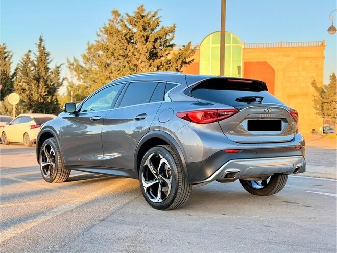 Infiniti QX30-6