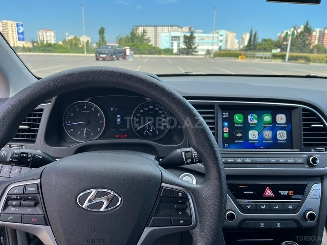 Hyundai Avante-11