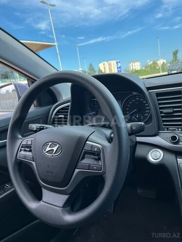 Hyundai Avante-13
