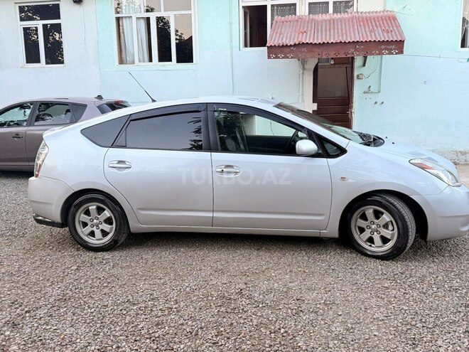Toyota Prius-4