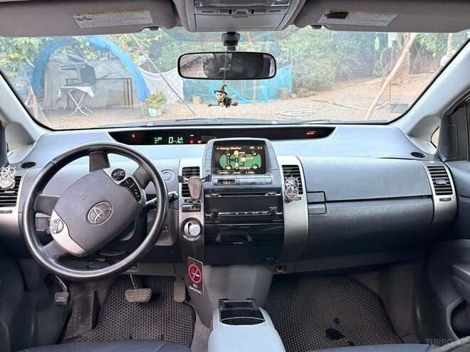 Toyota Prius-6