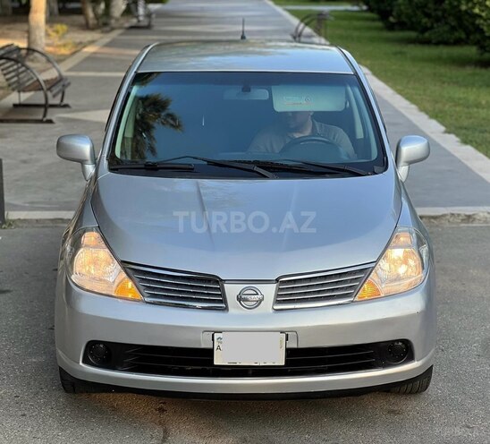 Nissan Tiida-3