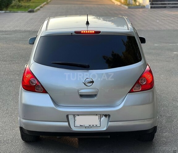 Nissan Tiida-4