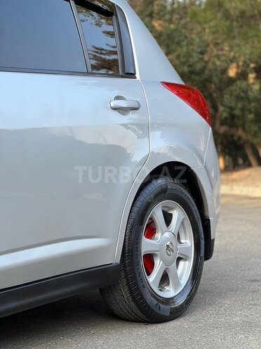 Nissan Tiida-8