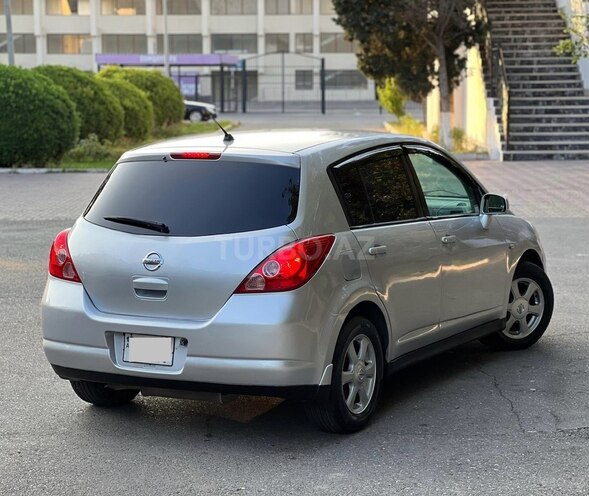 Nissan Tiida-7