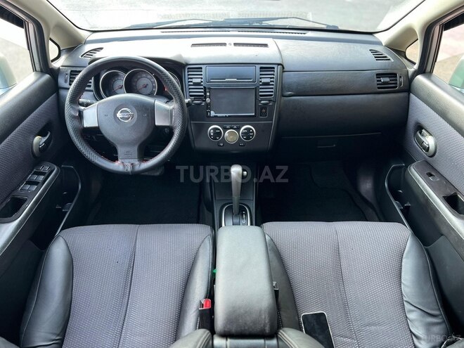 Nissan Tiida-13