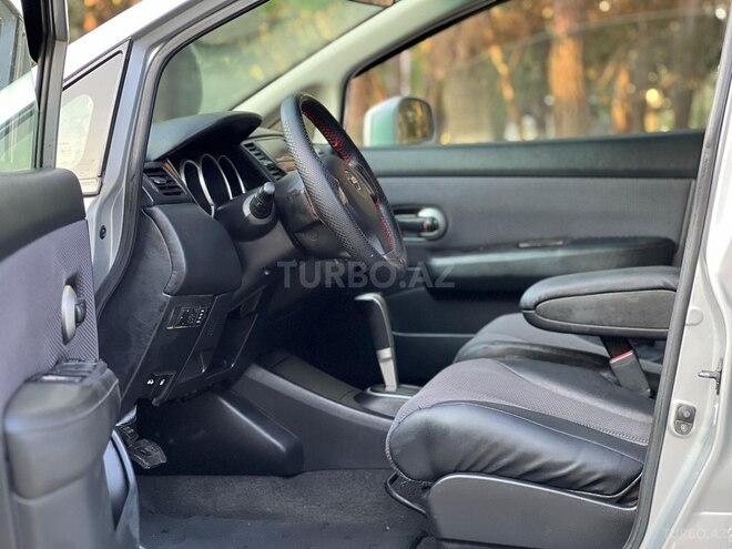 Nissan Tiida-16
