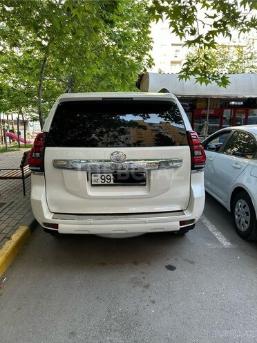 Toyota Land Cruiser Prado-7
