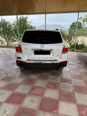 Toyota Highlander-2