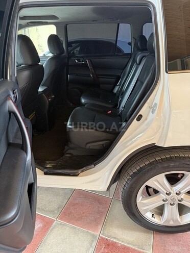Toyota Highlander-4