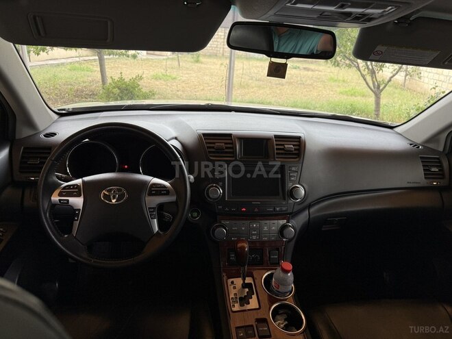 Toyota Highlander-5