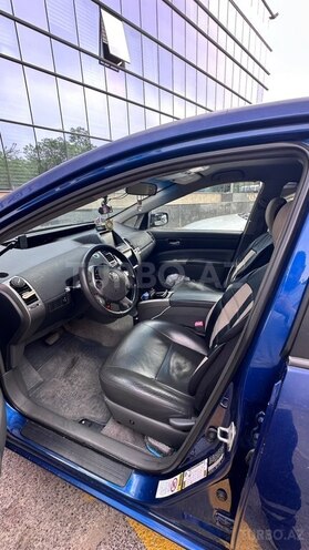 Toyota Prius-5