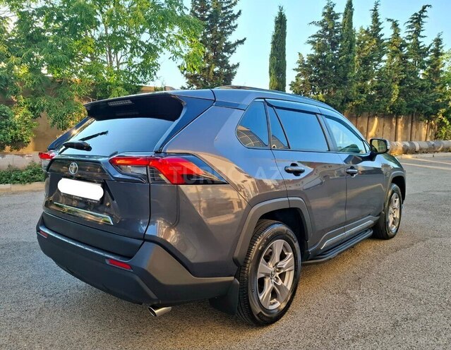 Toyota RAV4-6
