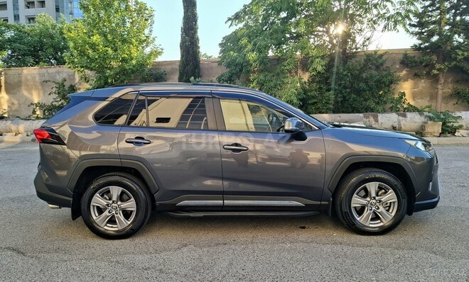 Toyota RAV4-7