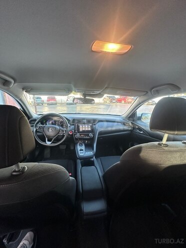 Honda Insight-3