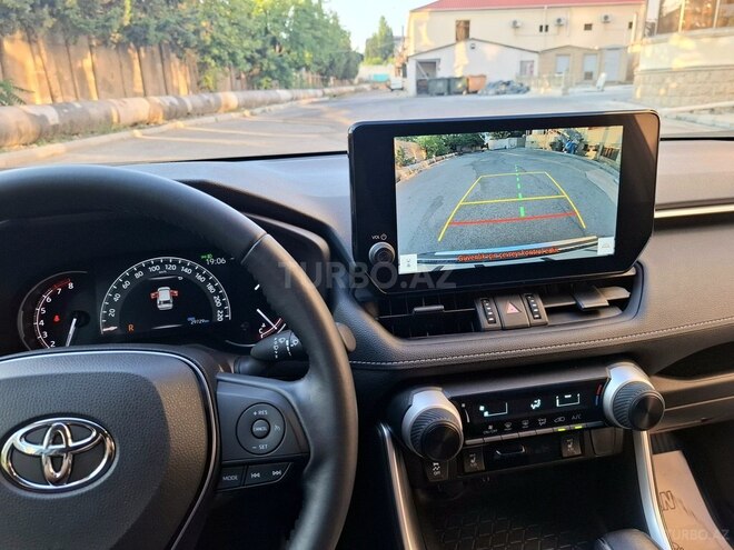 Toyota RAV4-11