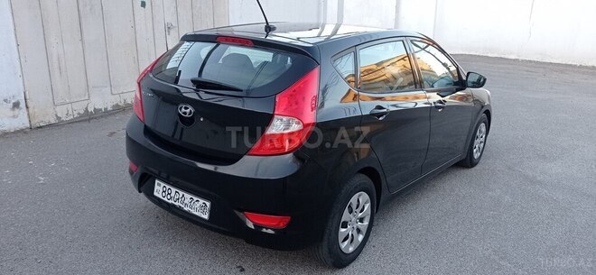 Hyundai Accent-4