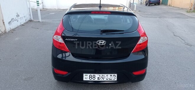 Hyundai Accent-5