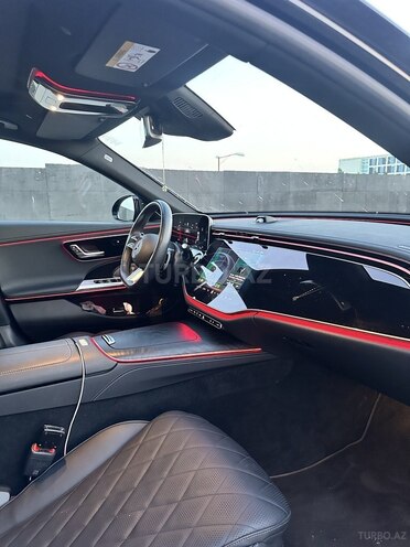 Mercedes E 300 de-5