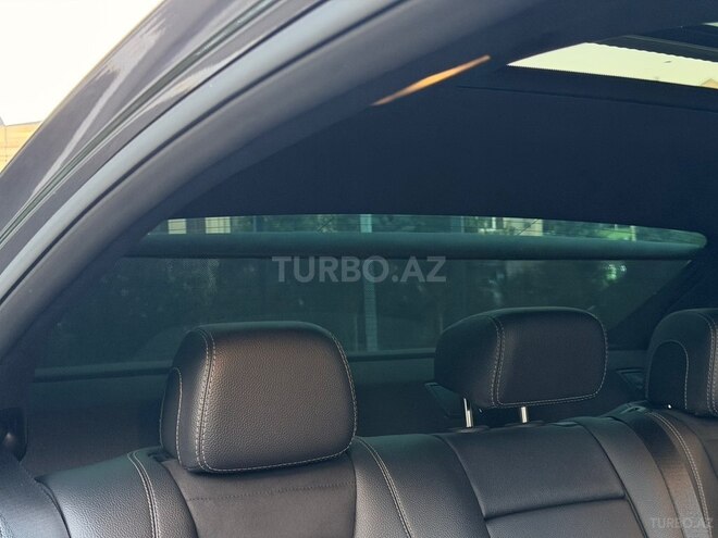 Mercedes E 300-13