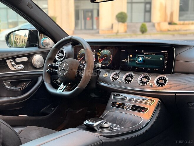 Mercedes E 300-11