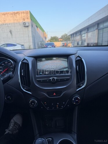 Chevrolet Cruze-20