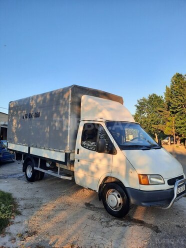 Ford Transit-2