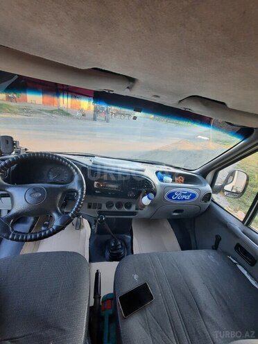 Ford Transit-7