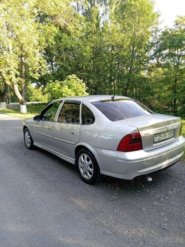 Opel Vectra-4