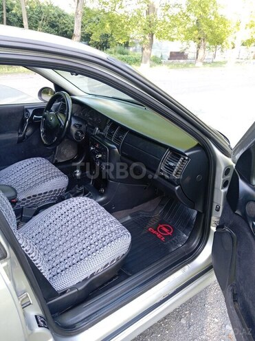 Opel Vectra-10