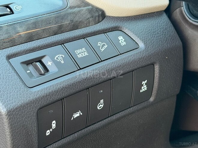 Hyundai Santa Fe-18