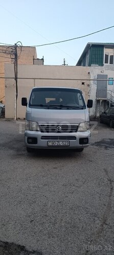 Nissan Urvan-1