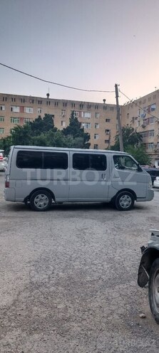 Nissan Urvan-5