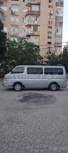 Nissan Urvan-3