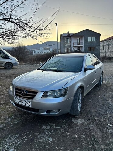 Hyundai Sonata-1